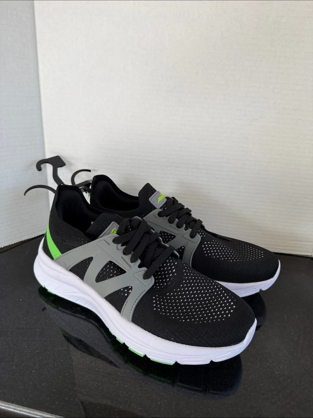 NEW! Avia Men's Quickflash Running Sneakers Size 10 Black Green